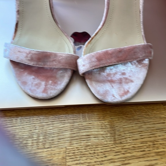 Pink Heels - Picture 6 of 8